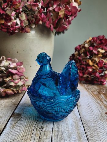 Poule en verre bleu cobalt
